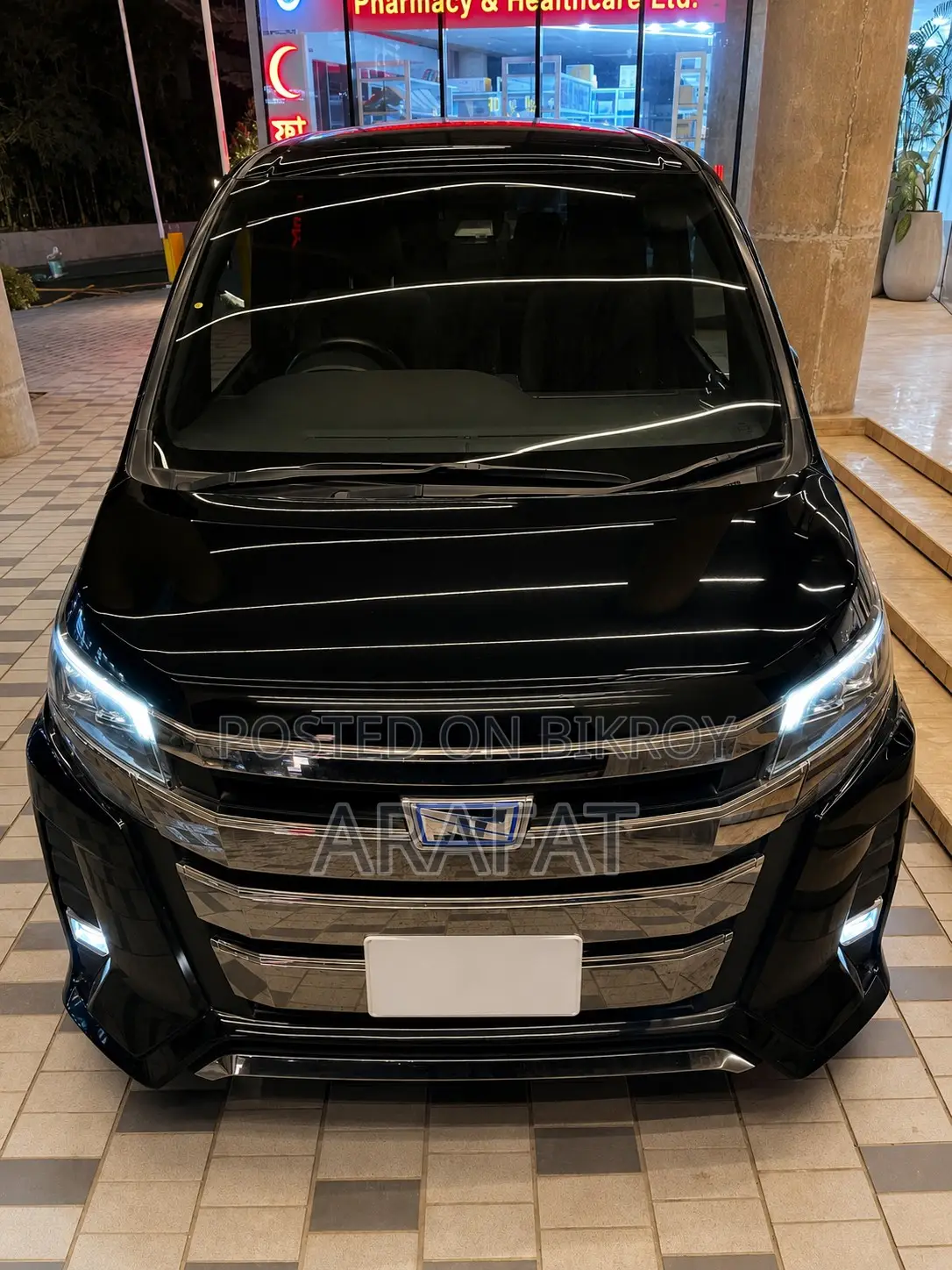 Toyota Noah 1.8 FWD Hybrid (7 seater) 2019 Black