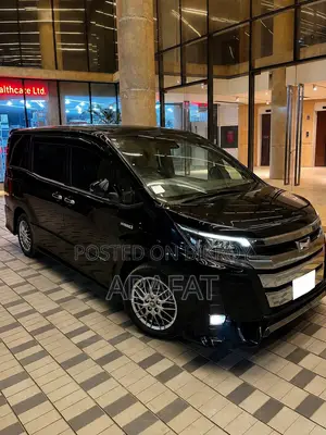 Toyota Noah 1.8 FWD Hybrid (7 seater) 2019 Black