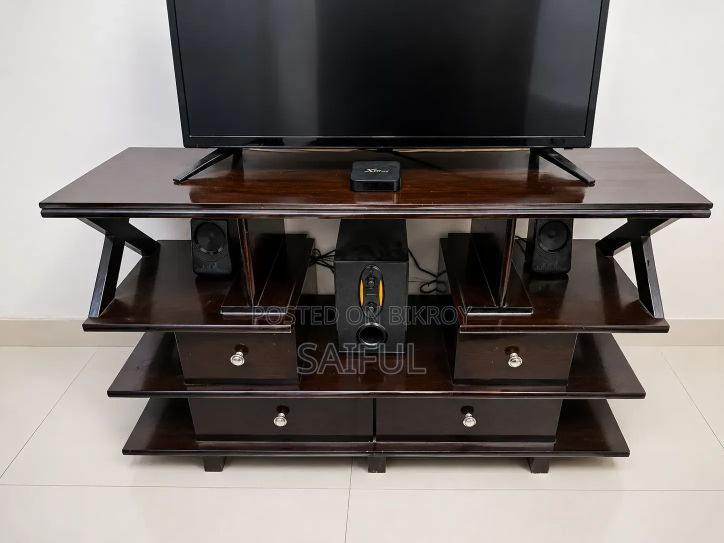 TV Cabinet Table + TV