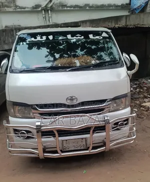 Toyota HiAce 2010 White