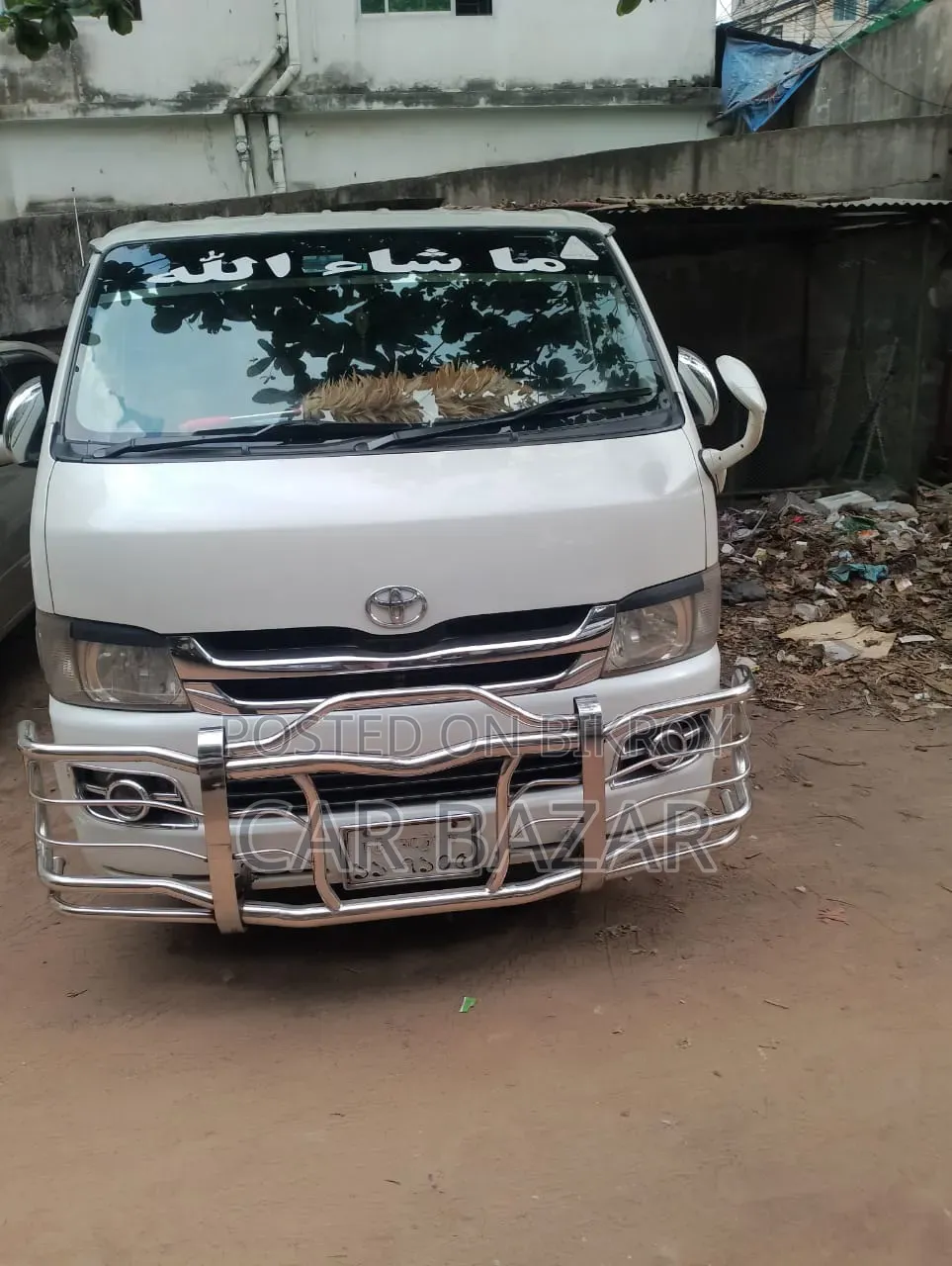 Toyota HiAce 2010 White