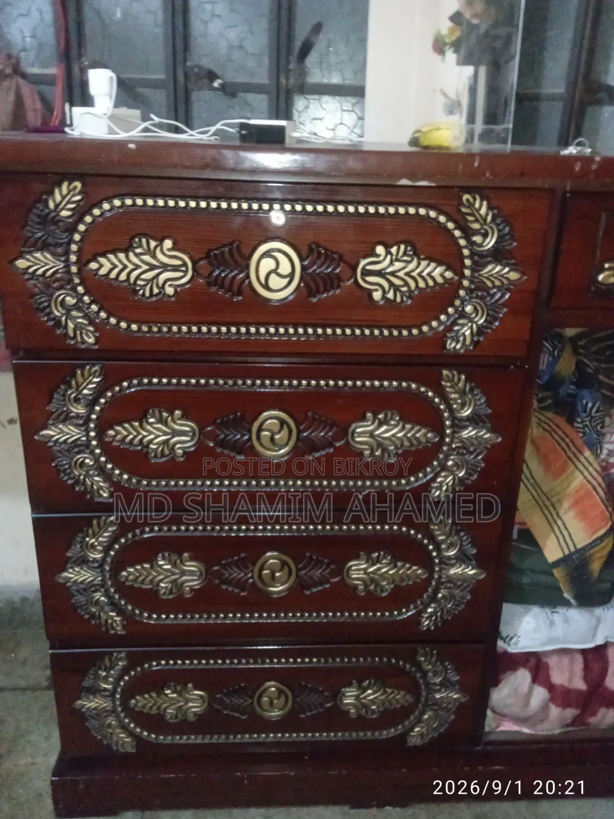ওয়ারড্রব খাট