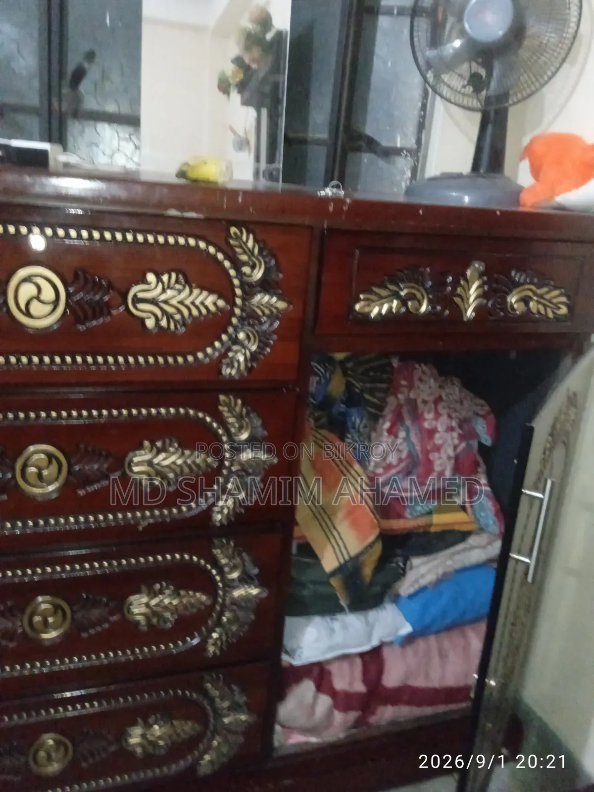 ওয়ারড্রব খাট