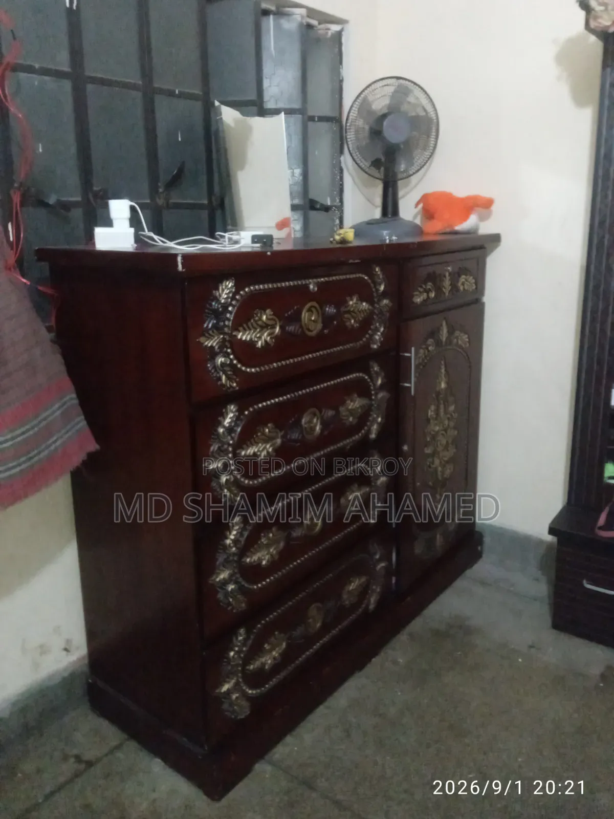 ওয়ারড্রব খাট