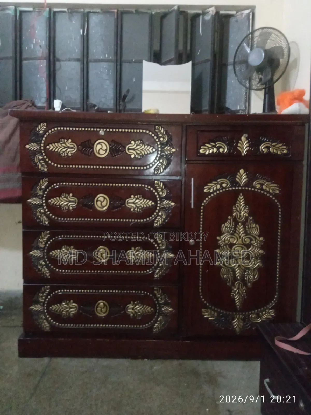 ওয়ারড্রব খাট