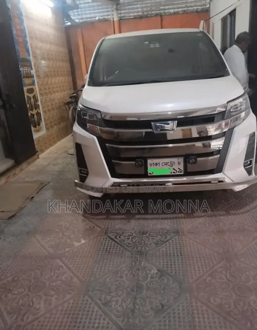 Toyota Noah 1.8 FWD Hybrid (7 seater) 2017 Pearl