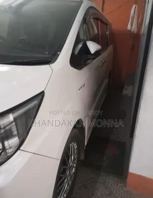 Toyota Noah 1.8 FWD Hybrid (7 seater) 2017 Pearl