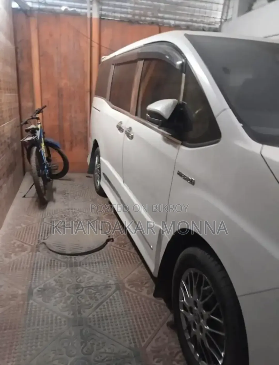 Toyota Noah 1.8 FWD Hybrid (7 seater) 2017 Pearl