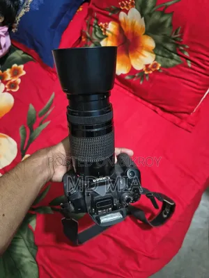 Canon 700D Camera With 300mm Zoom Lens for Sell
