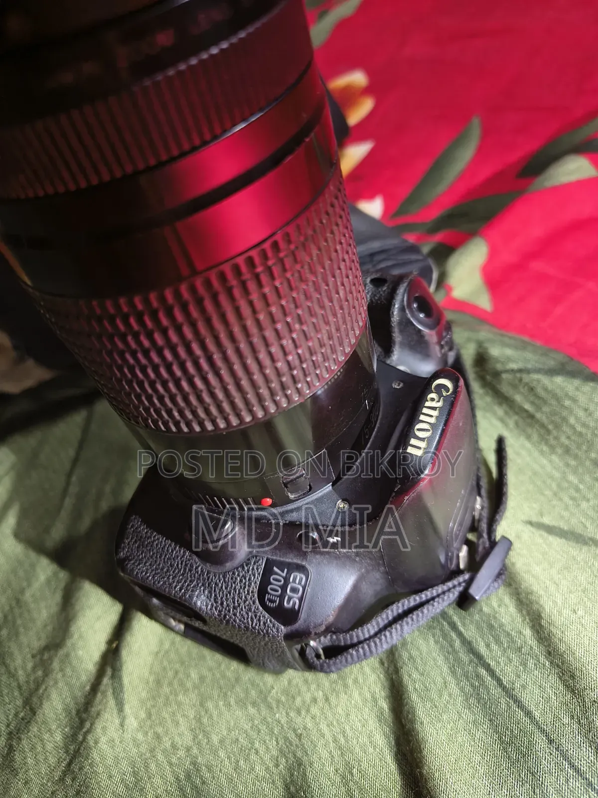 Canon 700D Camera With 300mm Zoom Lens for Sell
