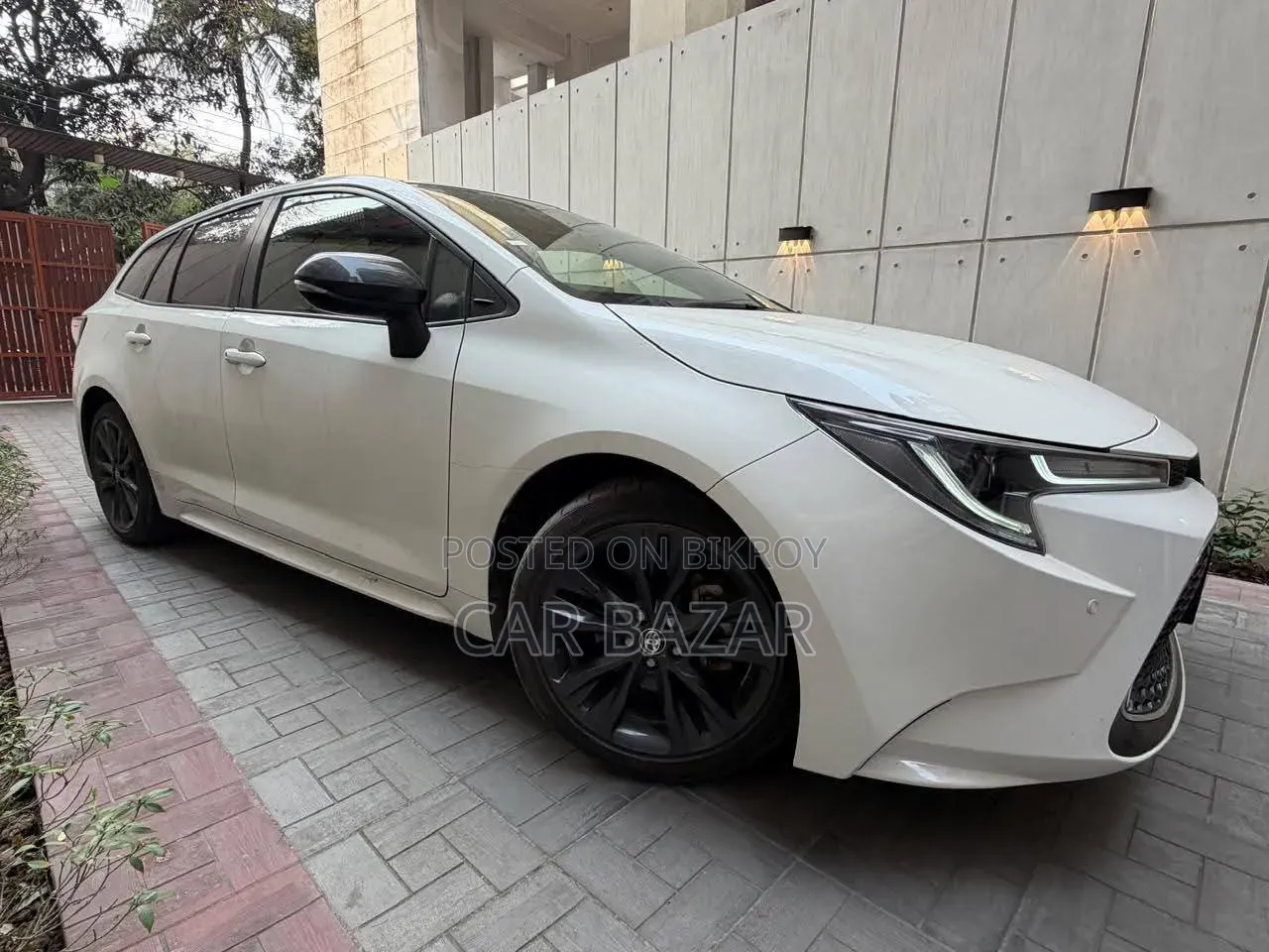 Toyota Corolla Touring WxB 2020 Pearl