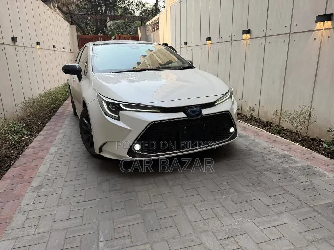 Toyota Corolla Touring WxB 2020 Pearl