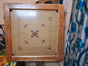 মেহেগুনি কাঠের কেরাম বোর্ড