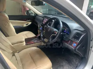 Toyota Crown 2014 Off white