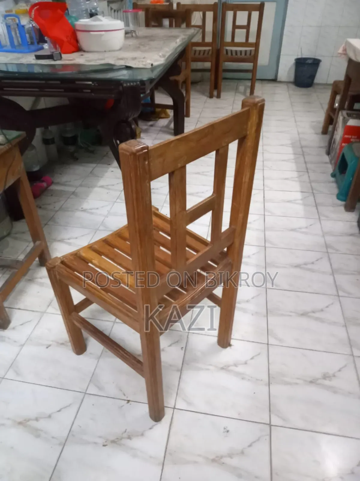 চিটাগাং সেগুন কাঠের ৬ ডাইনিং টেবিলের চেয়ার বিক্রি হবে।