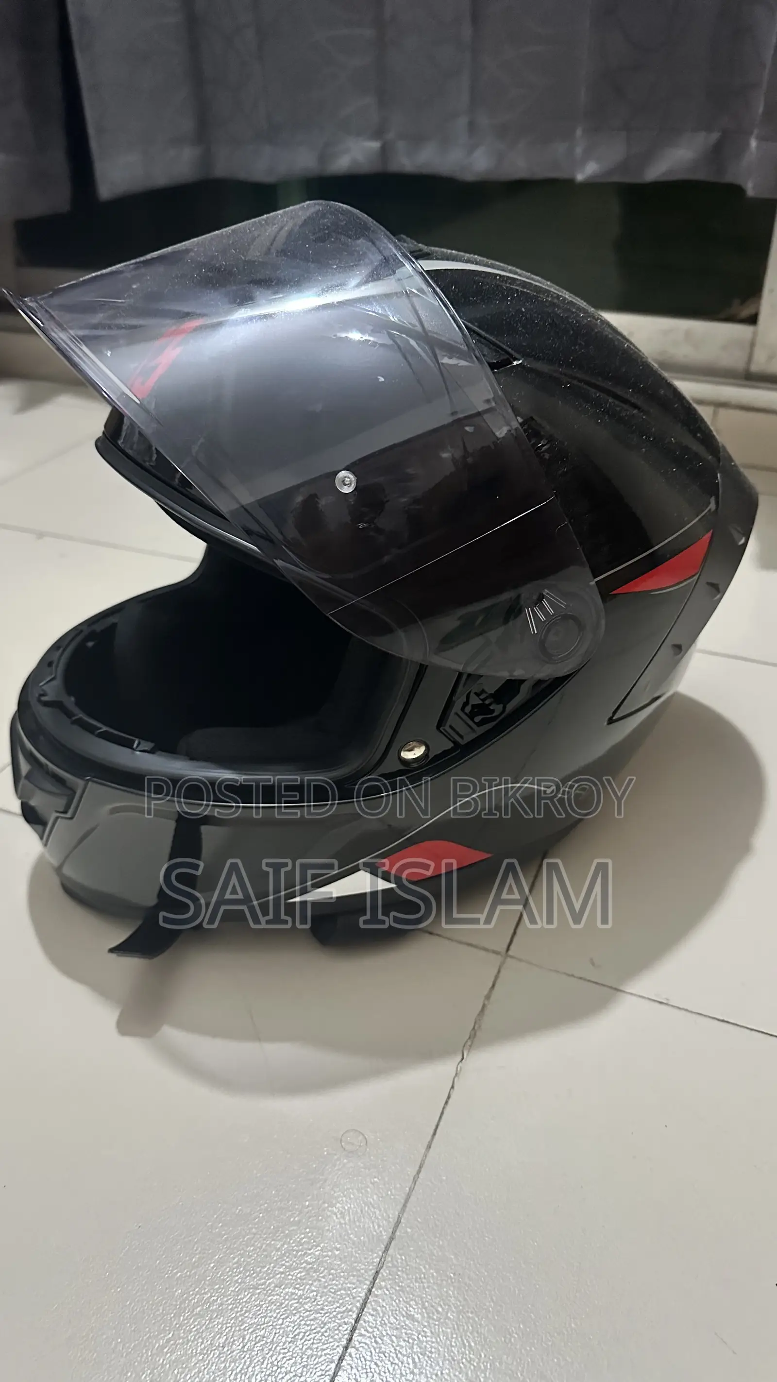 ব্যান ফ্যান্টম হেলমেট