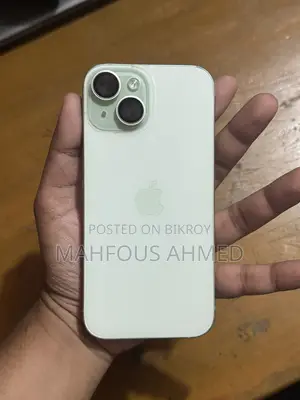 Apple iPhone 15 128 GB Green