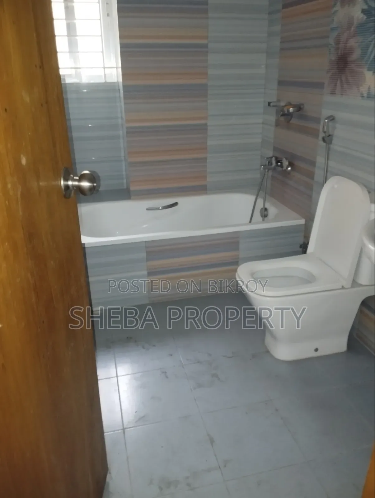 4bdrm Apartment in Bti, Gulshan for rent