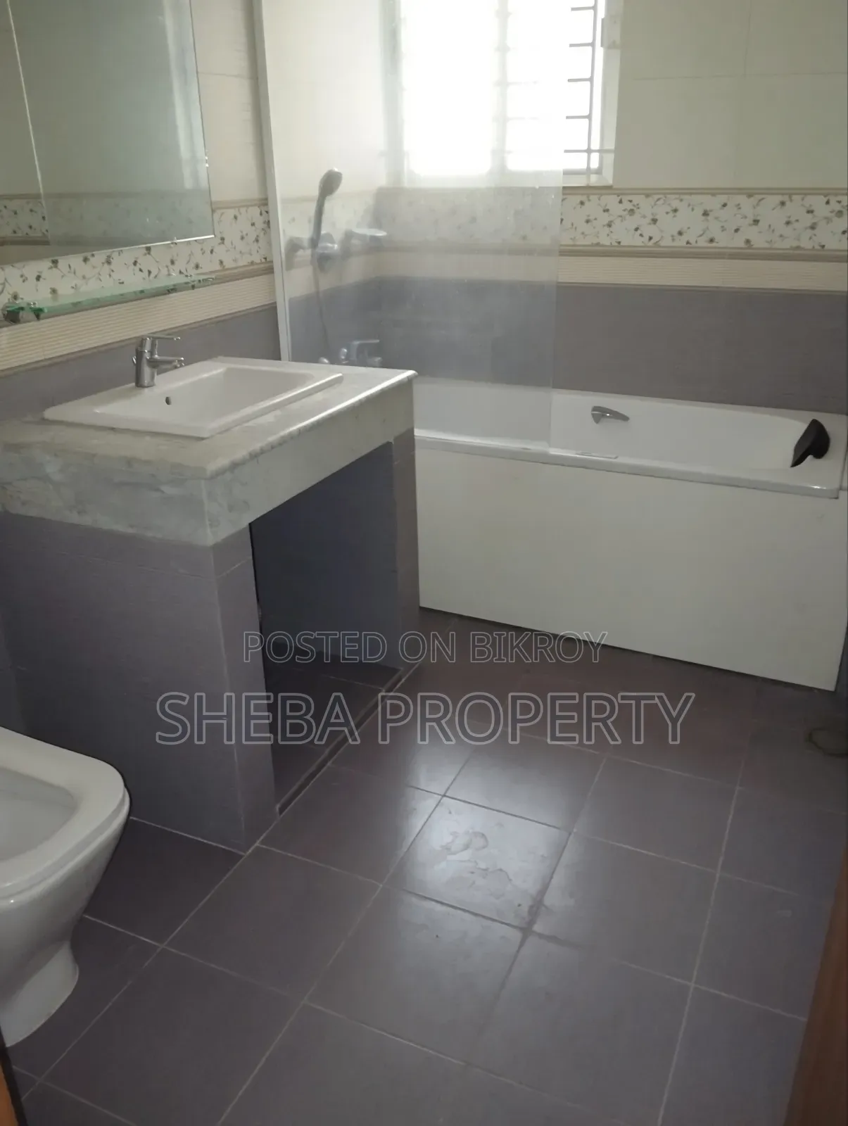 4bdrm Apartment in Bti, Gulshan for rent