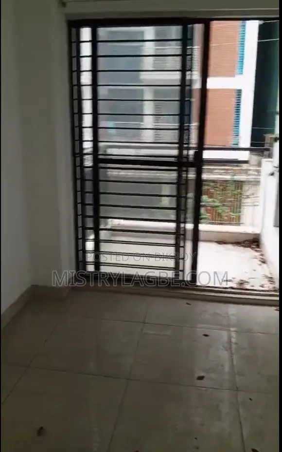 বসুন্ধরায় ৪ বেডরুমের অ্যাপার্টমেন্ট ভাড়ার জন্য