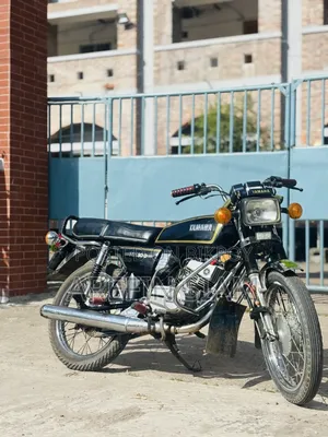 Yamaha 1995 Black