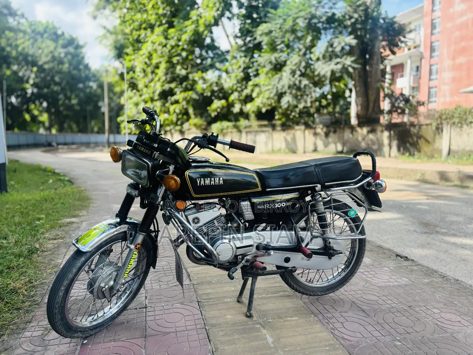 Yamaha 1995 Black