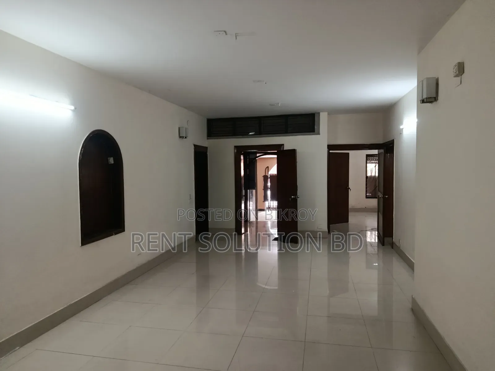 2500 SQFT Office Space Rent at Gulshan 2