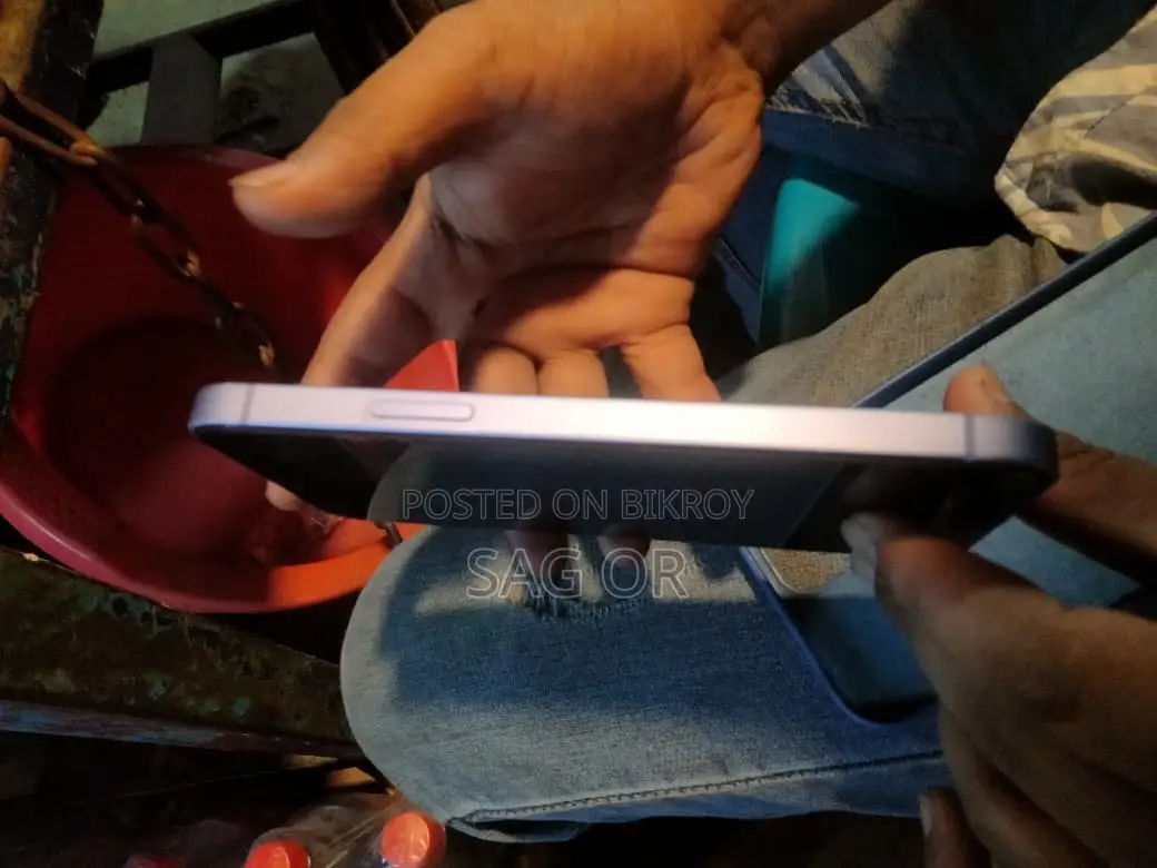 Apple iPhone 12 64 GB