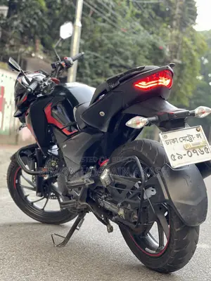 Hero Hunk 2022 Black