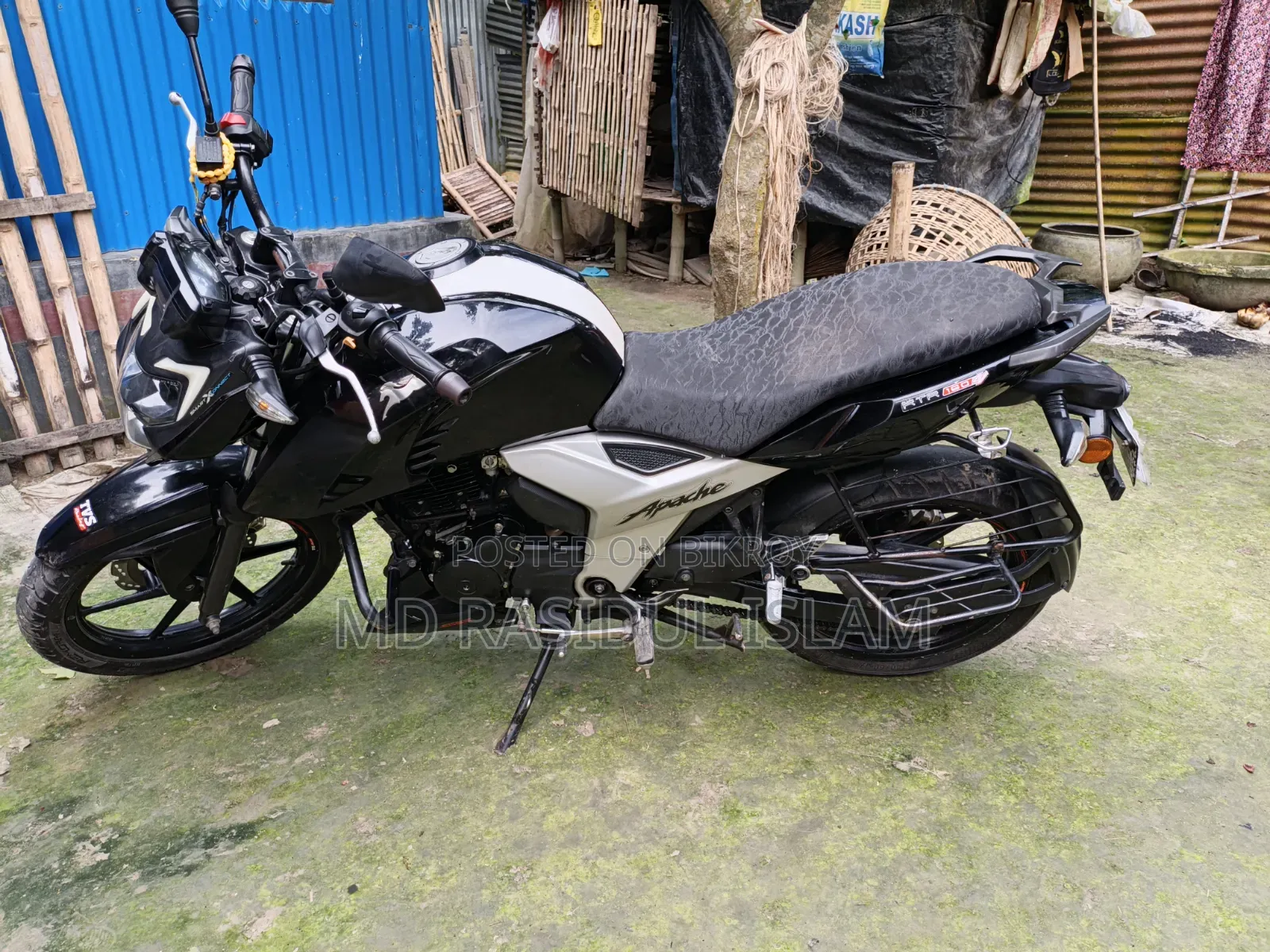TVS Apache RTR 160 4V 2022 Black