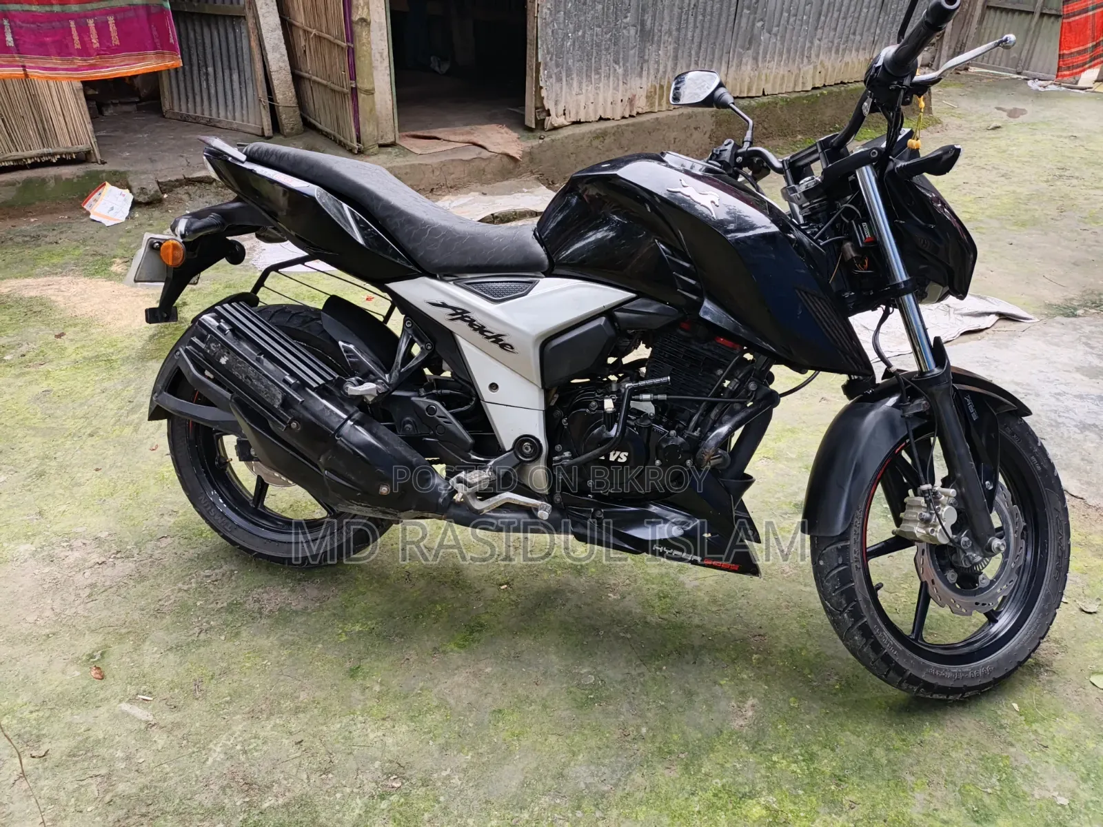 TVS Apache RTR 160 4V 2022 Black