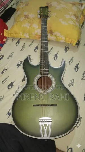 একটি ভালো মানের গিটার