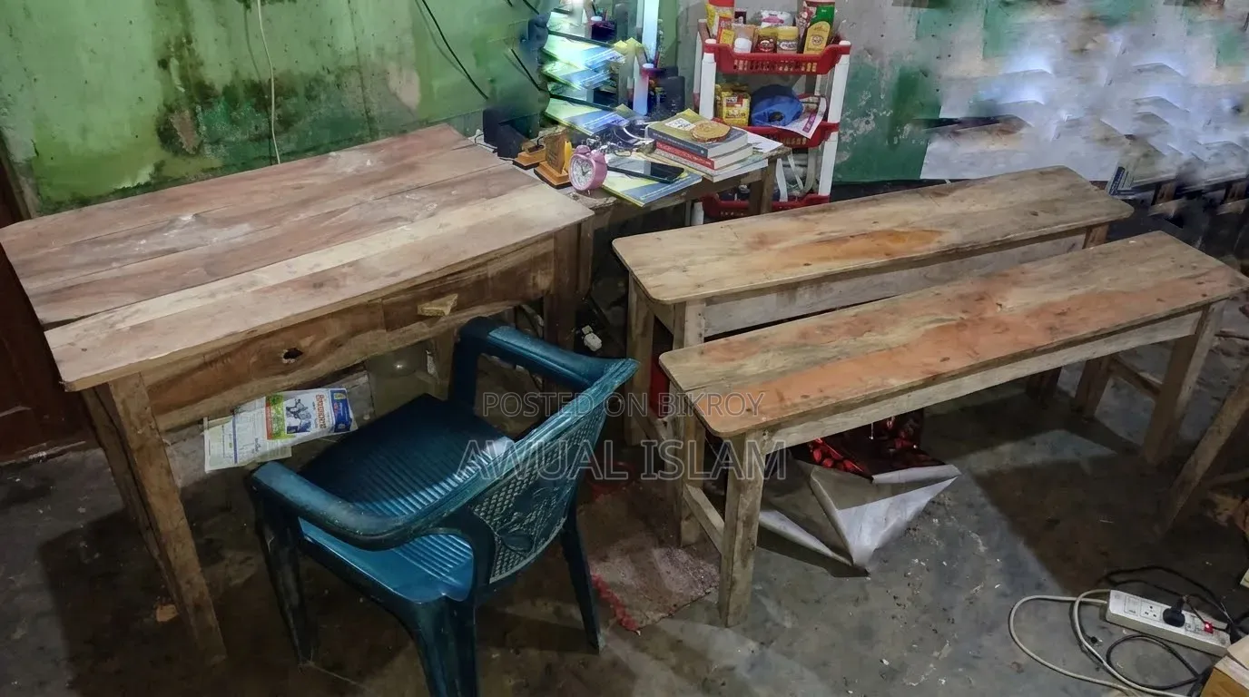 🪑 চেয়ার, টেবিল ও ২টি বেঞ্চ বিক্রি করা হবে।