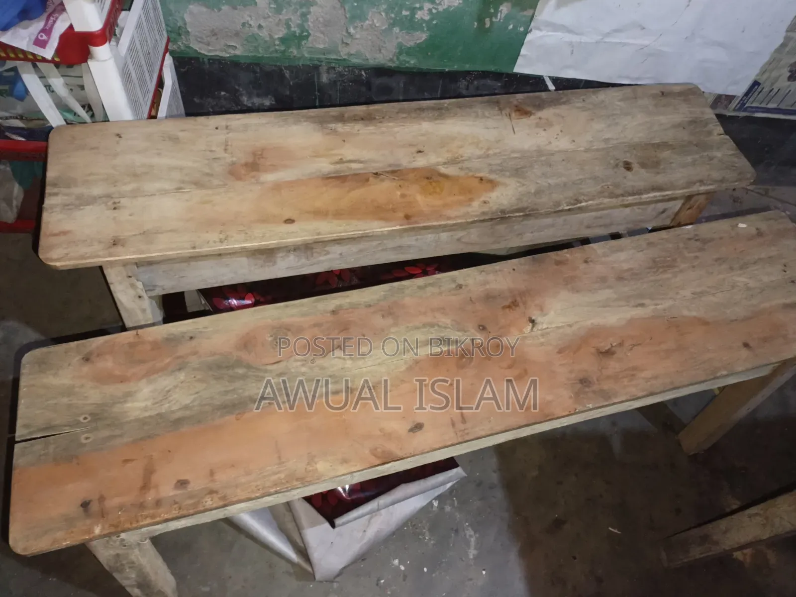 🪑 চেয়ার, টেবিল ও ২টি বেঞ্চ বিক্রি করা হবে।