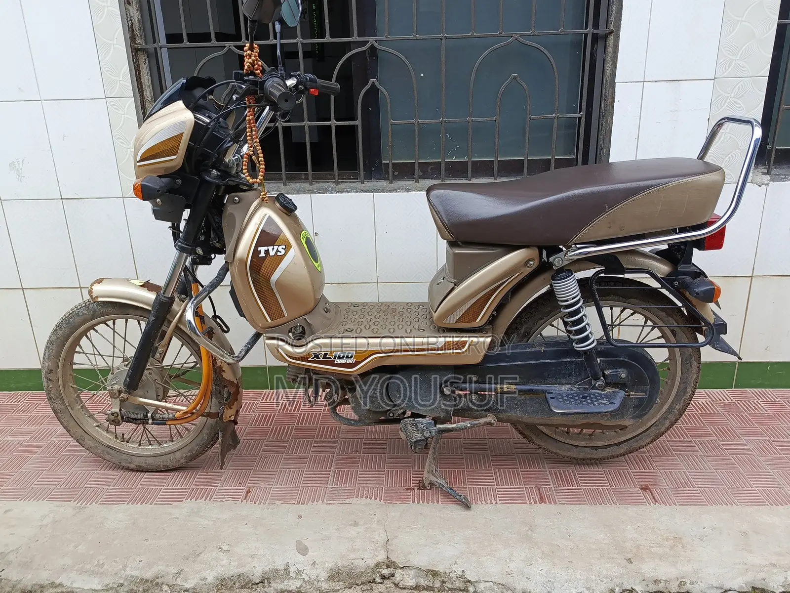 New TVS XL 100 Comfort 2025 Gold