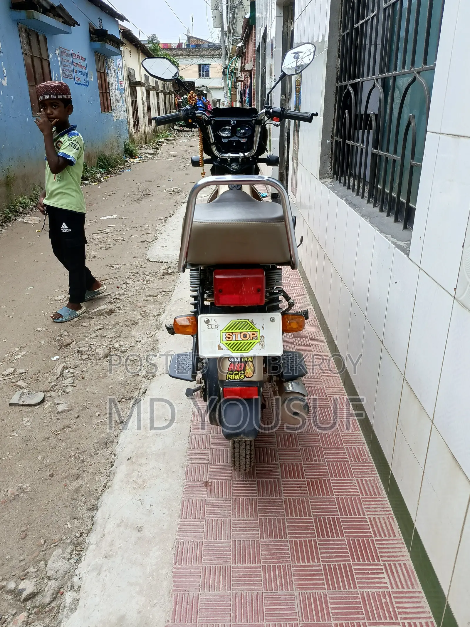 New TVS XL 100 Comfort 2025 Gold
