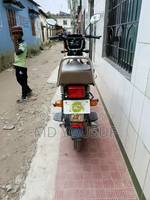 New TVS XL 100 Comfort 2025 Gold