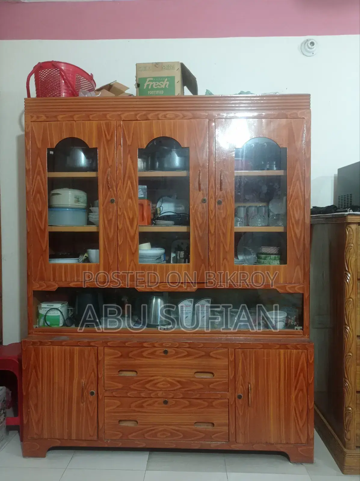 Showcase (Steel)
