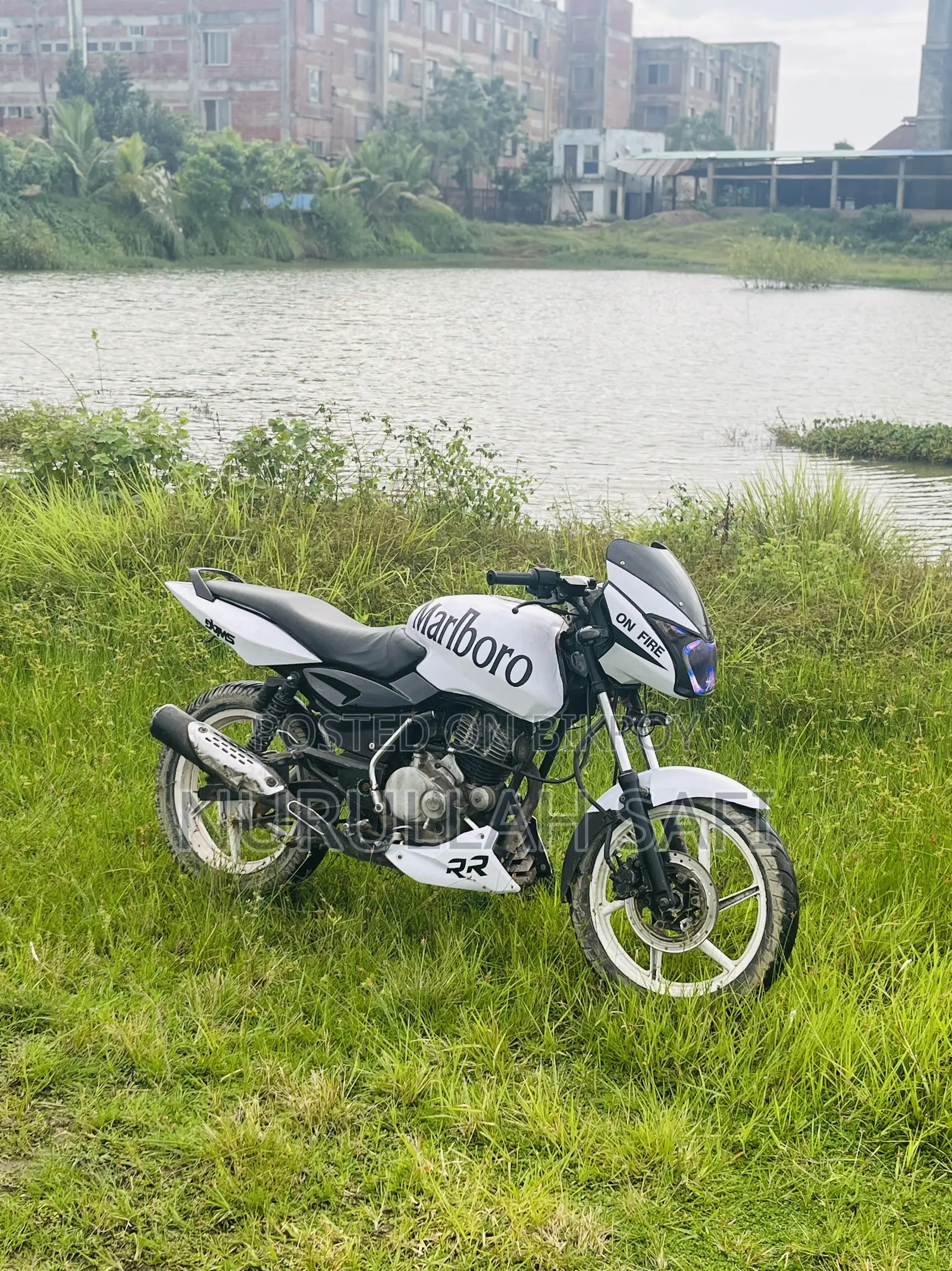 Bajaj Pulsar 150 2012 White