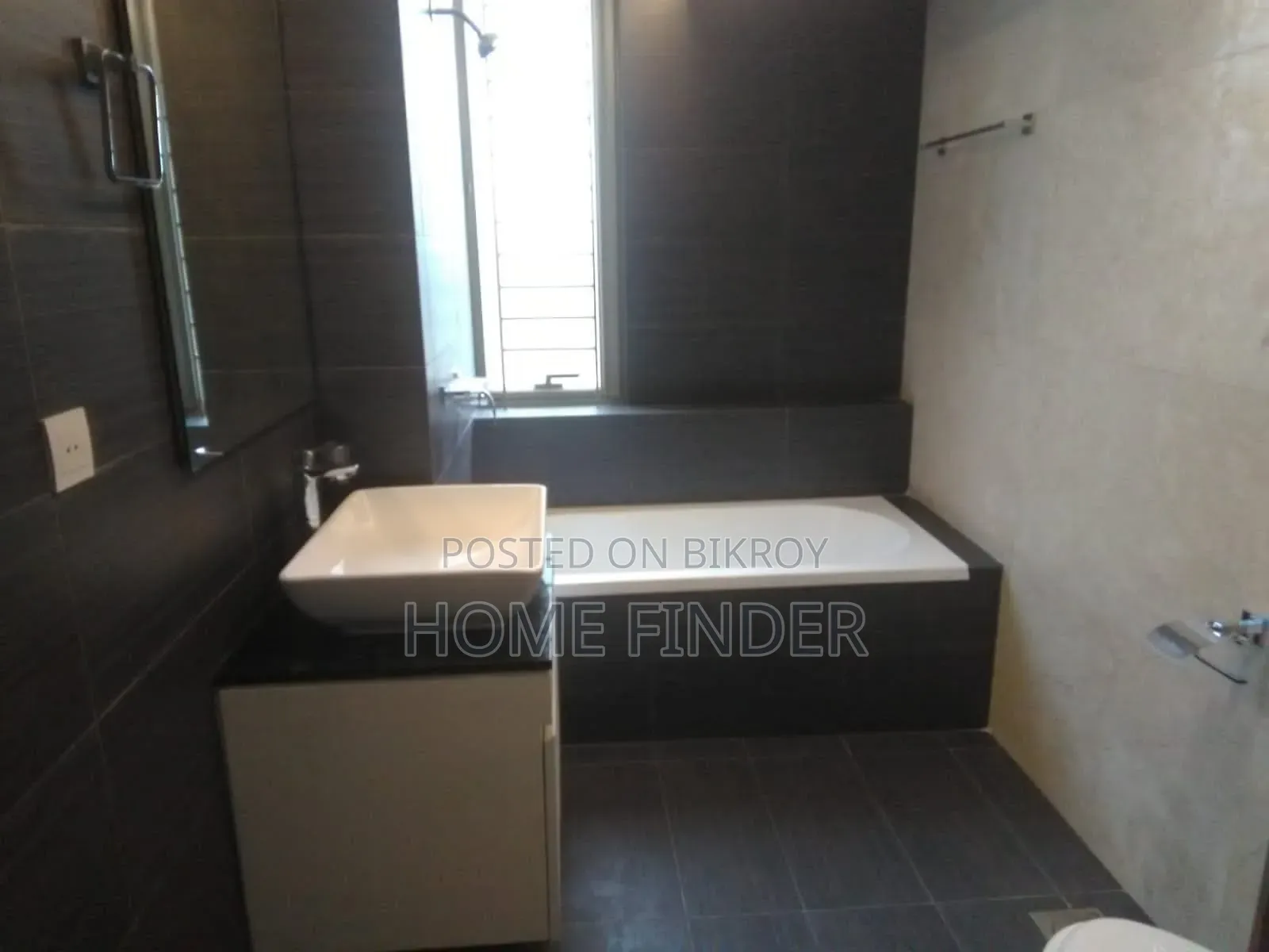4bdrm Apartment in Gulshan 2 for rent