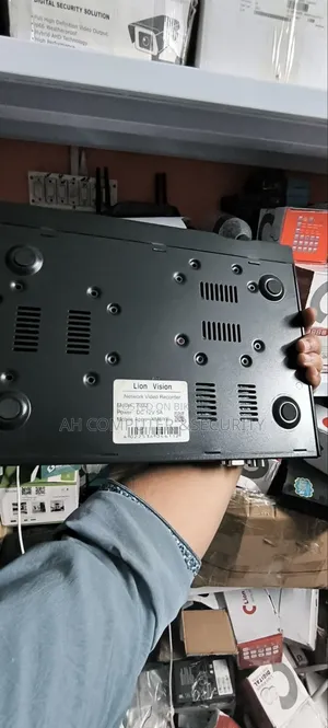 ৩২ চ্যানেল NVR মেশিন নতুন