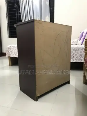 ভালো কন্ডিশনের মজবুত টিভি স্ট্যান্ড / স্টোরেজ কেবিনেট