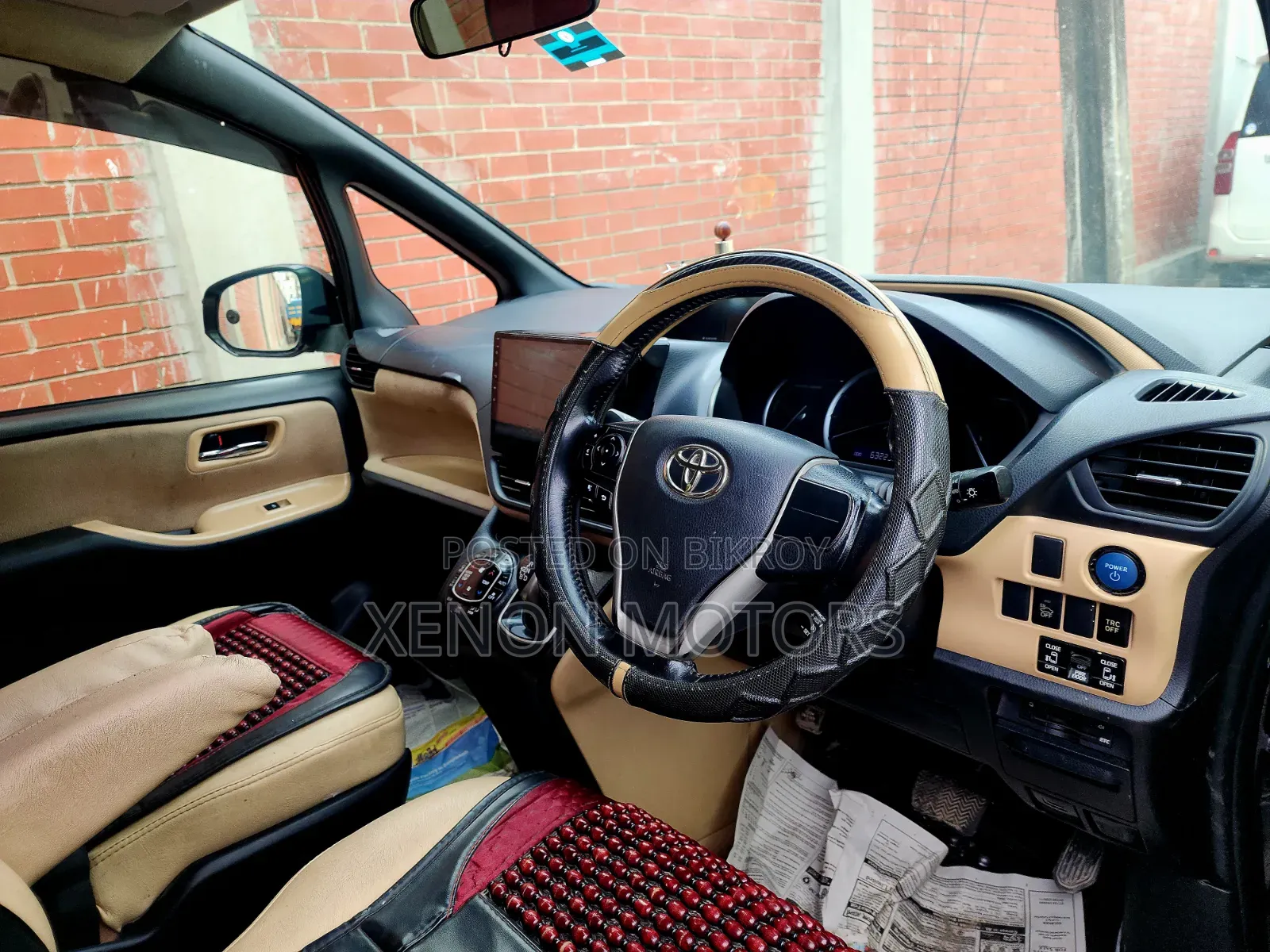 Toyota Esquire 2.0 FWD (7 seater) 2014 Black
