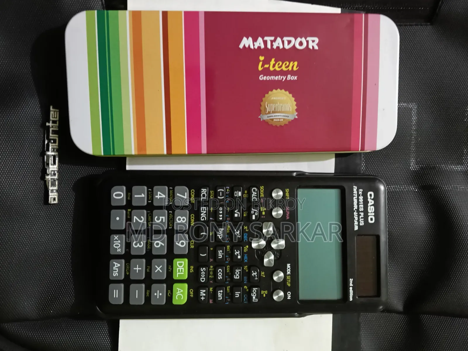A Scientific Calculator and Geometry
Box