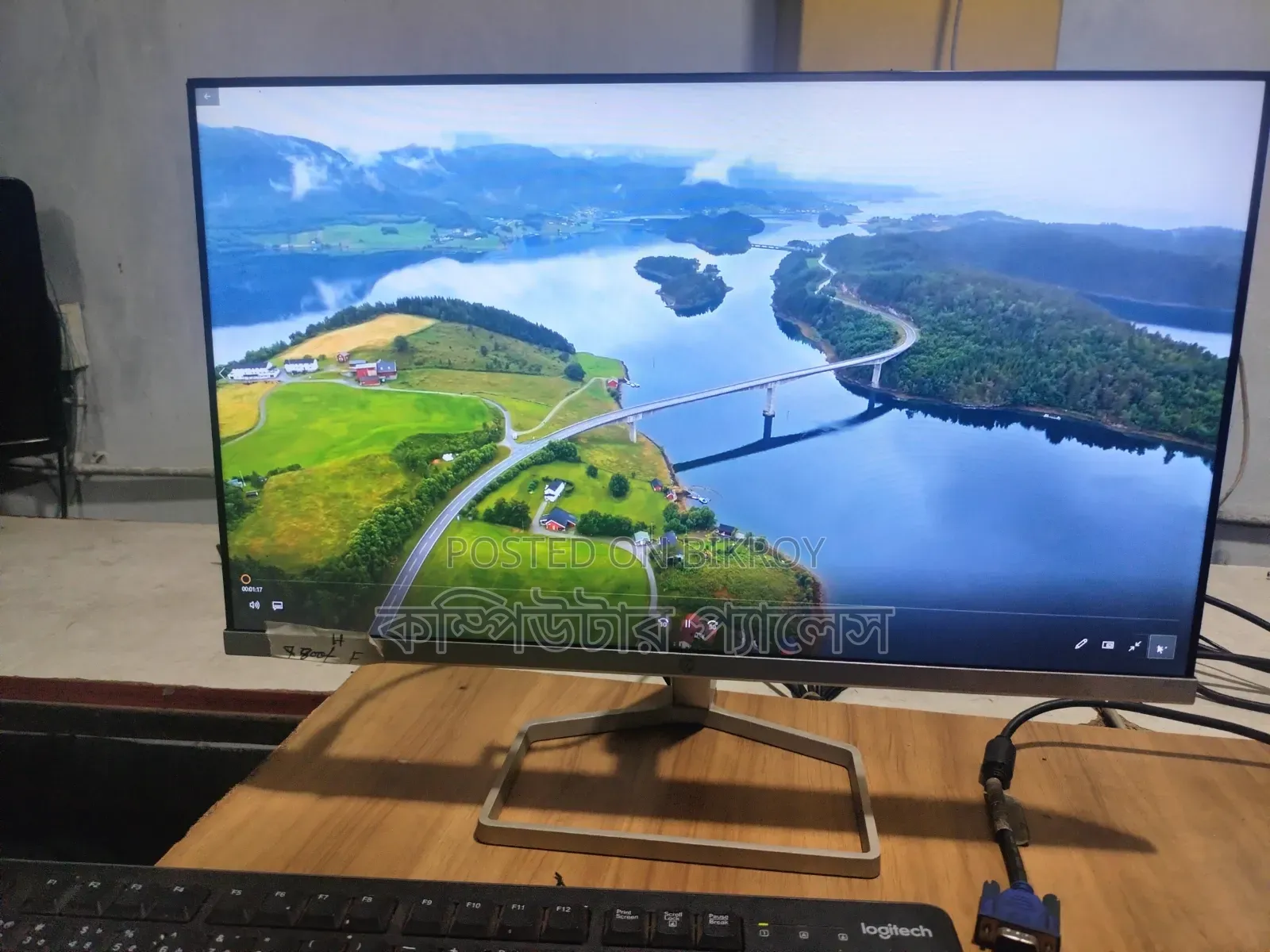 HP IPS Borderless Monitor M22f