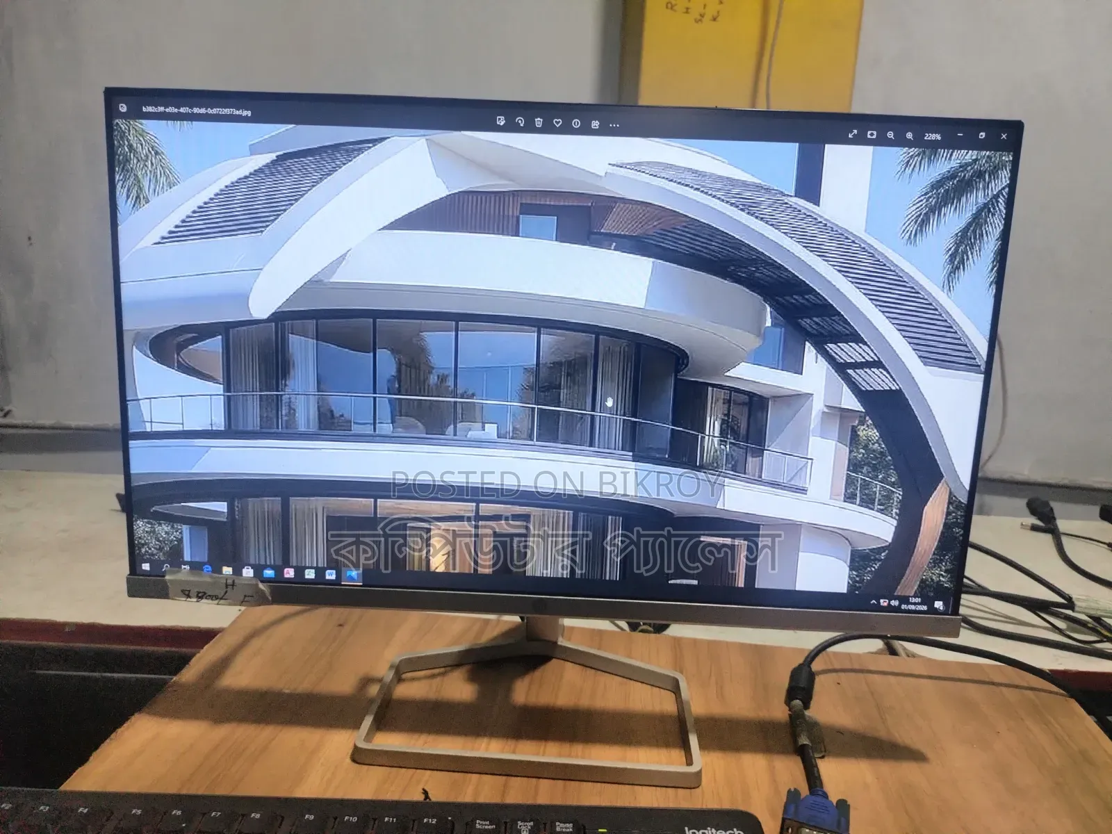 HP IPS Borderless Monitor M22f