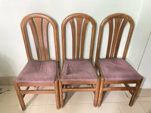 সেগুন কাঠের চেয়ার