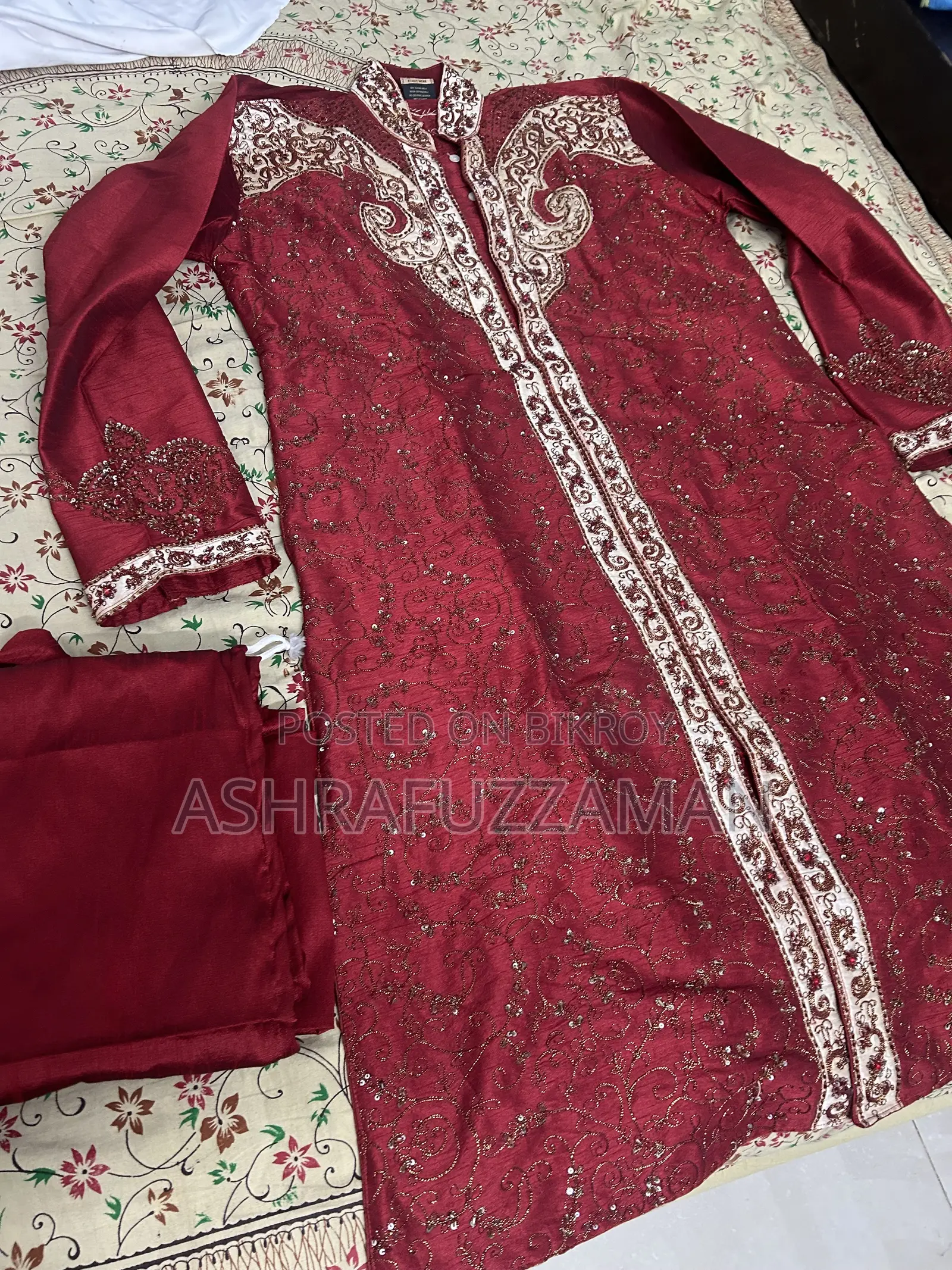 3 টি বিয়ের সেরোয়ানী ও পাকড়ী পায়জামা বিক্রি হবে নতুন