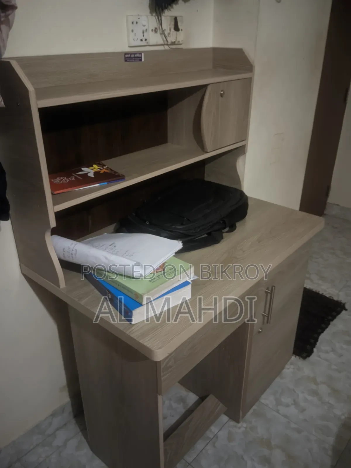 Used Desk Sell! Specially Designed for Students.