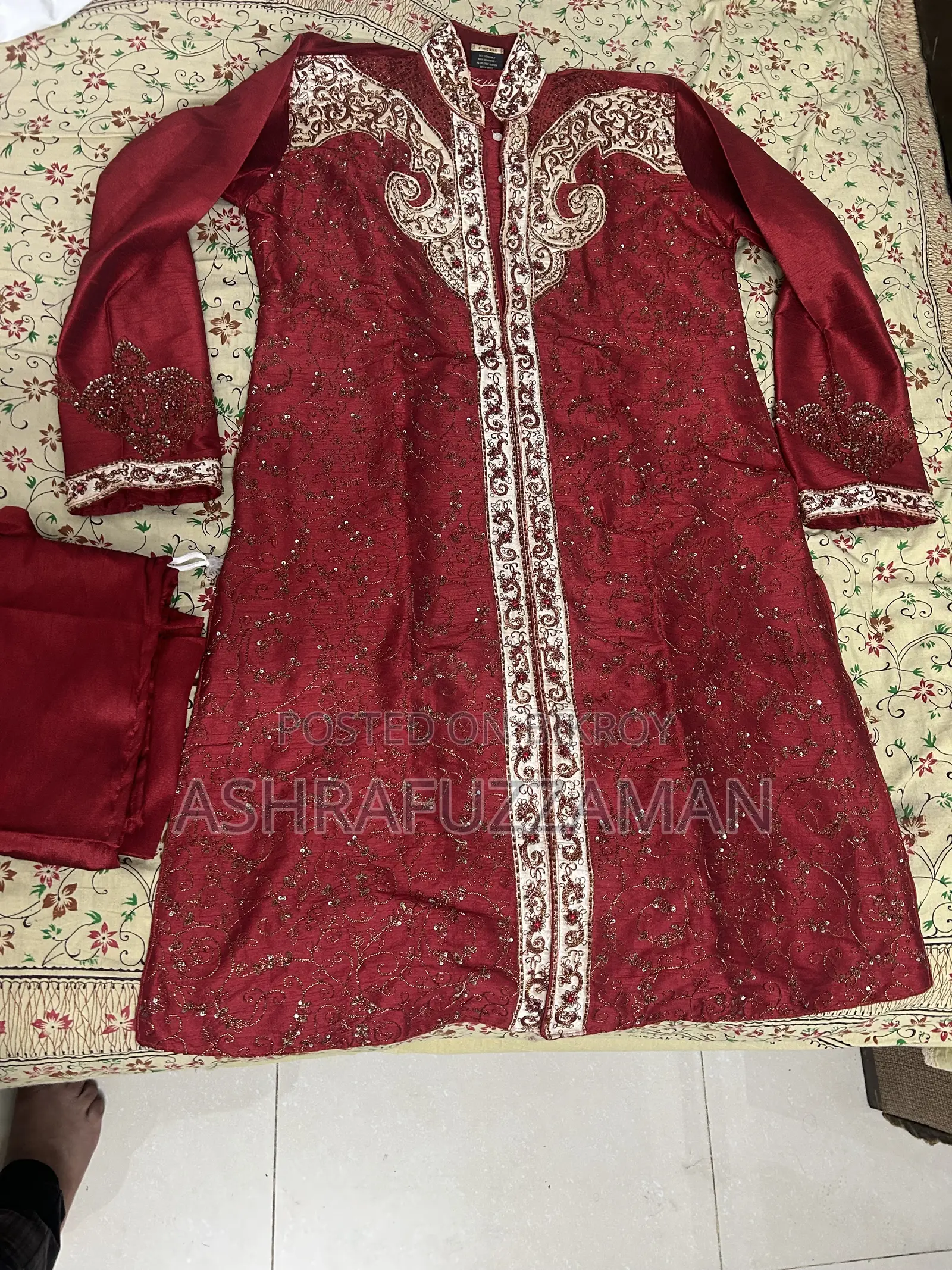 3 টি বিয়ের সেরোয়ানী ও পাকড়ী পায়জামা বিক্রি হবে নতুন